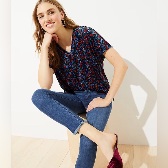 LOFT M L Velvet Ultra Soft Oversized Floral Dolman Sleeve V-Neck Tee in Black - Picture 9 of 12